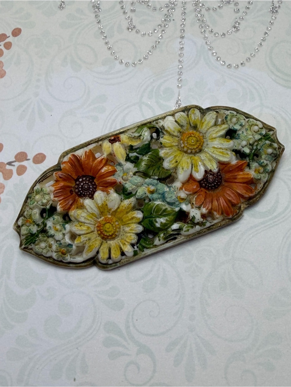 🎃🎃Vintage Celluloid Floral Hand-Painted Yellow & Orange brooch #cz28